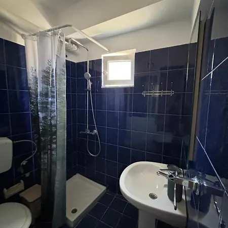 Cheap Bed and breakfast Himarë
